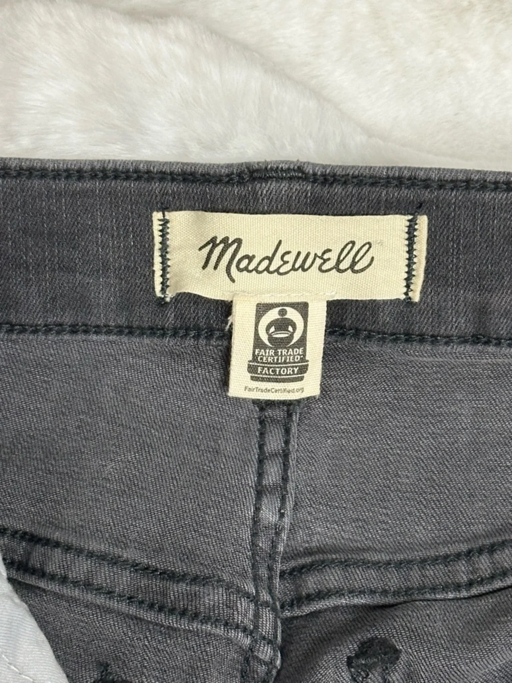 EUC! Madewell Flared Wide-Leg Crop Jeans in Black Chasm Wash Worn once!! - Picture 12 of 12